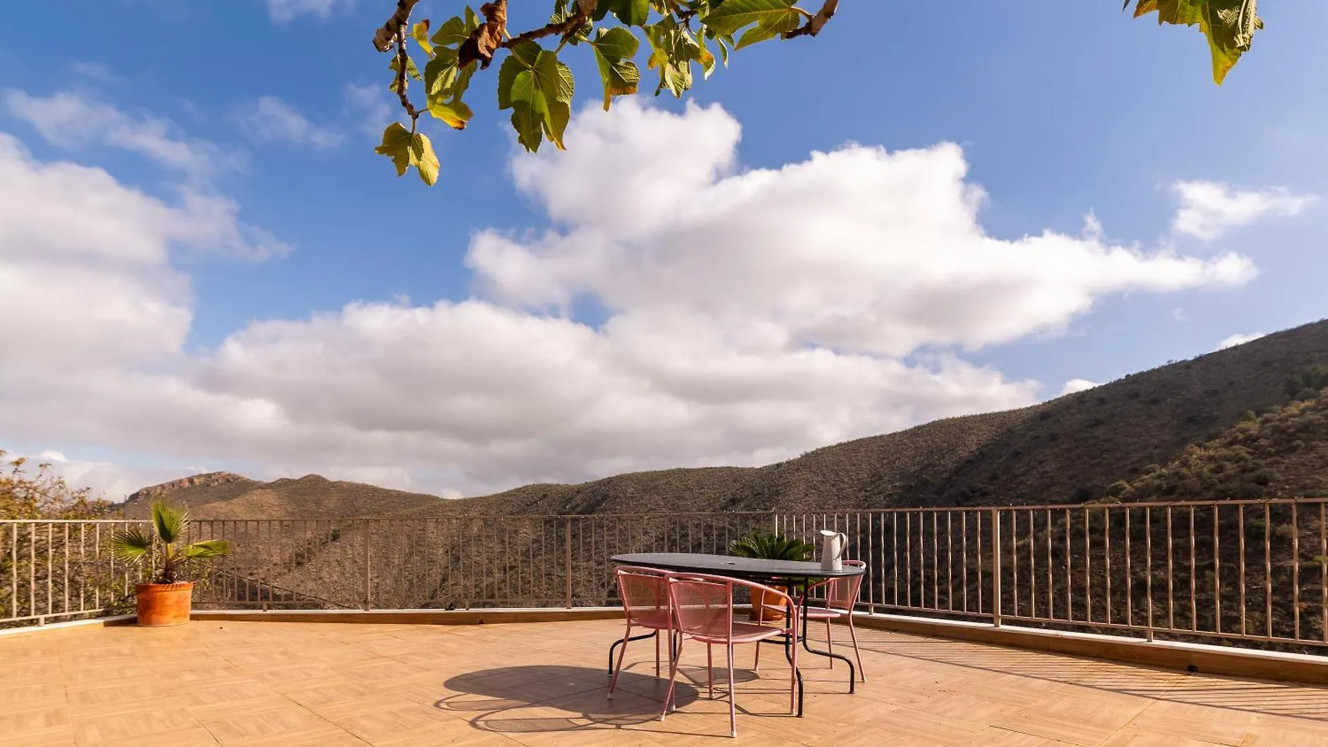 Picachico Villa Laroya
